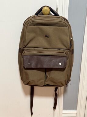 Solo New York Executive Backpack in Khaki & Brown Colorway (